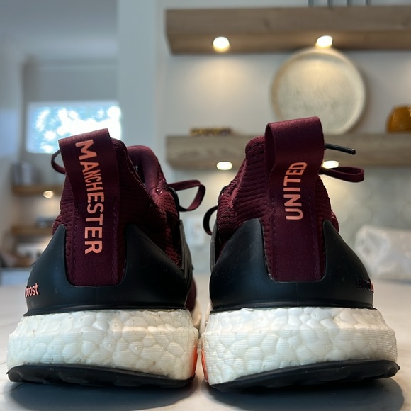 Adidas Ultraboost Burgundy (Size 6.5) - Picture 6 of 7